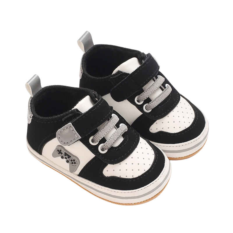 SMÅ SNEAKERS
